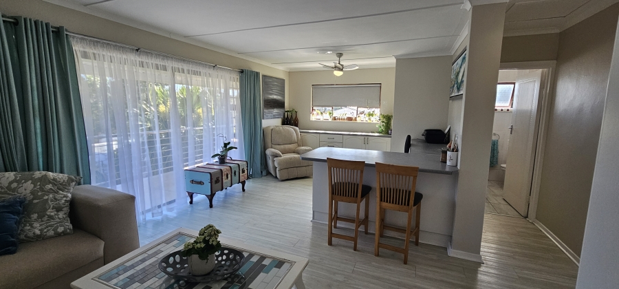 6 Bedroom Property for Sale in Gonubie Eastern Cape